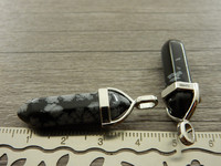 Kristalliriipus lumihiutale obsidiaani, 38x12mm, musta-harmaa, 1kpl