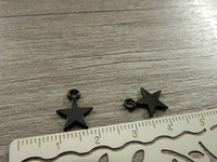 Tähtiriipus, 11x8mm, musta, 1kpl