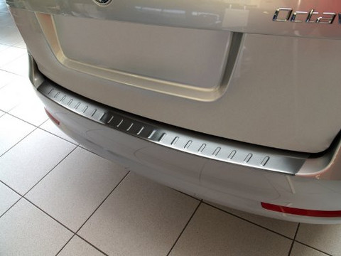 Rosterinen puskurisuoja Skoda Octavia Combi II