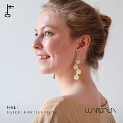 Lumoava Hali Onni -puukorvakorut