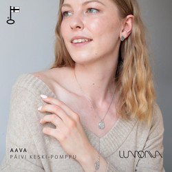 Lumoava Aava-korvakorut
