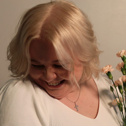 Lumoava Bella -risti