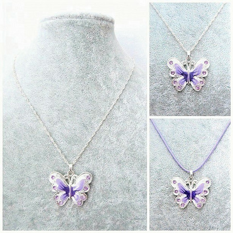 Pieni violetti perhoskaulakoru