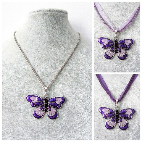 Kaunis violetti perhoskaulakoru