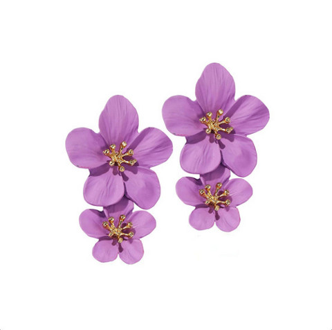 Violetit Roikkuvat Mattapintaiset Kukkakorvakorut 2 Kukalla