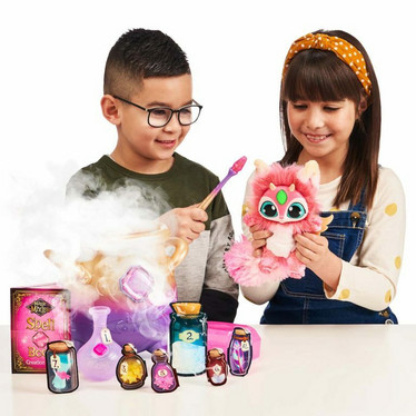 Magic Mixies interaktiivinen taikapata ja hahmo pinkki