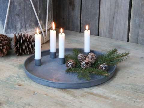Adventtitarjotin magneettijaloilla