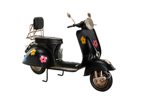 Vespa black flower