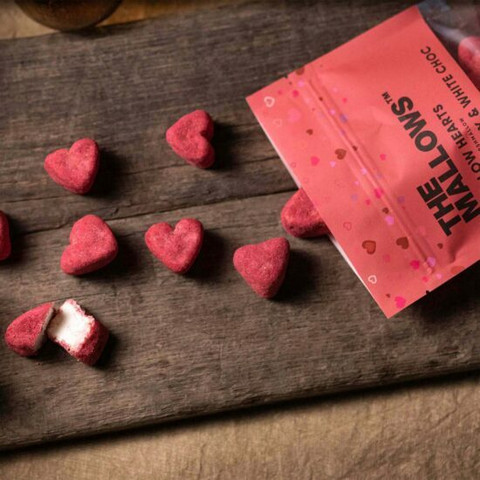 The Mallows Mallow hearts vaahtokarkit, vadelma ja valkosuklaa 90 g parasta ennen 23.10