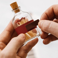 Scratch surface for eldsticka bottles