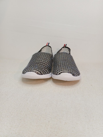 Naisten Migant Kimallesneaker, musta