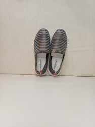 Naisten Migant Kimallesneaker, musta