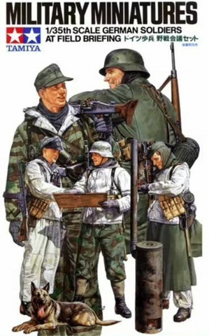 Tamiya 1/35 German Soldiers at Field Briefing