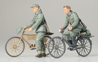 Tamiya 1/35 German Soldiers with Bicycles
