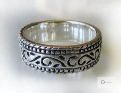 Hopeasormus Ornamentit