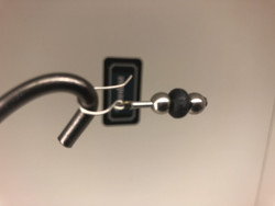 x5 Aarikkas odd earring little gray