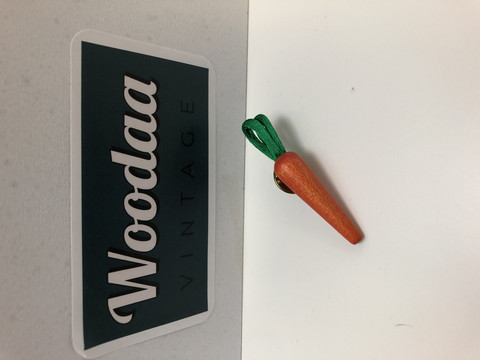 B190 Aarikka carrot pin