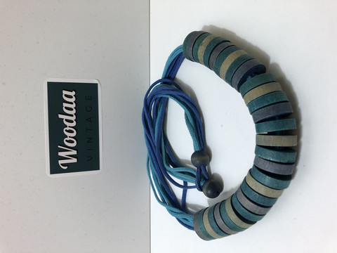 K195 Aarikkas necklace, blue and green