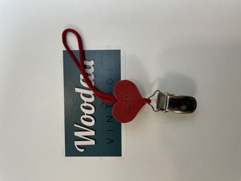V18 Aarikka heart towel clip