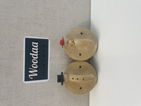 F52 Aarikkas Ukko ja Akka door signs