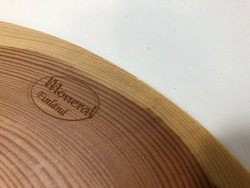 R4 Wooden plate in the shape of a leaf