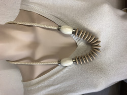 K 115 Aarikka Kehäkukka natural white necklace