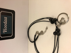 K 117 Aarikan heart necklace in metal / black
