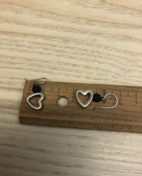 E112 Aarikka earrings heart shaped