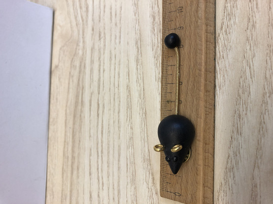 B147 Aarikka mouse pin black