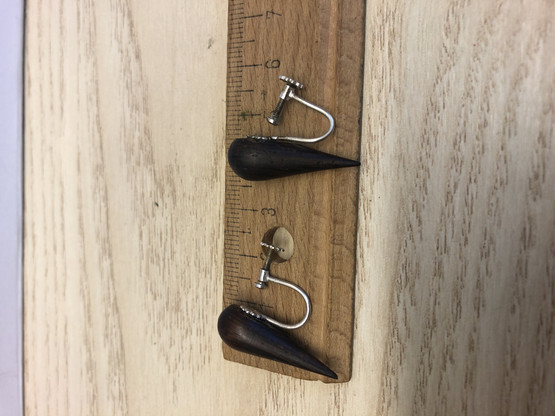 E133  Aarikkas Sydänsuru earrings