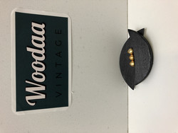 B173 Aarikkas Helmi brooch