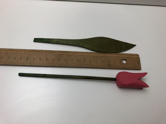 F129 Pinkki tulppaani, Puutu