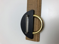 B185 Aarikkas Rillirenki brooch