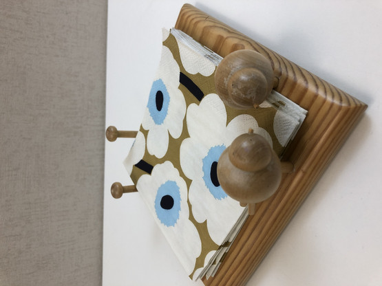 N117 Aarikkas napkin holder with birds