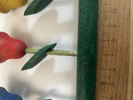 F223 Aarikka ikkunakoriste tulppaanit ja perhonen