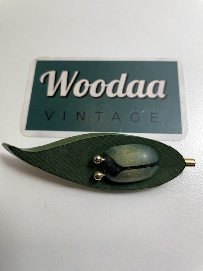 B246 Aarikkas bug brooch