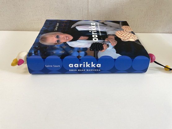 V48 Aarikka kana-kirjanmerkki