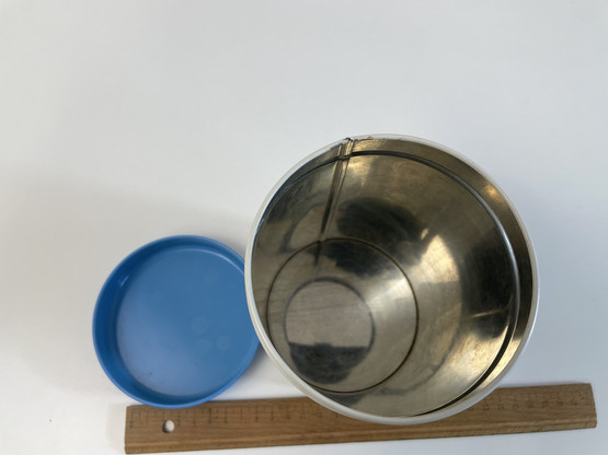 J40 Aarikka flower Tin Can blue and white