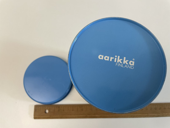 J40 Aarikka flower Tin Can blue and white