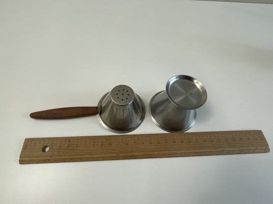 O38 Tea strainer