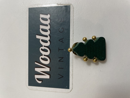 B291 Aarikkas tree pin