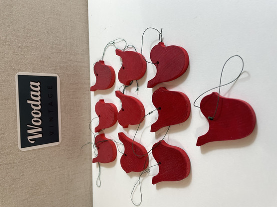 C90 Aarikan red birds 10 pcs