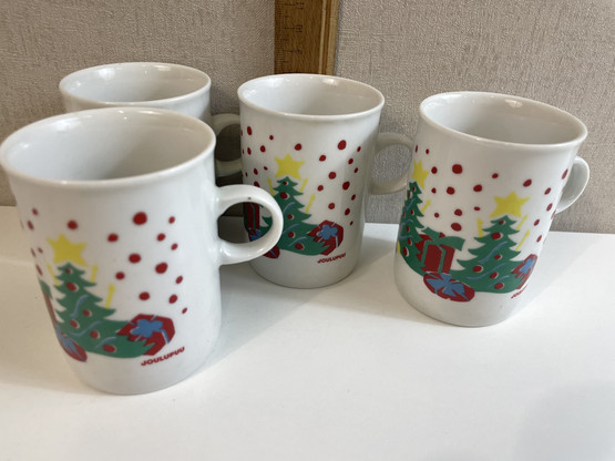 G60  Aarikkas joulupuu mugs 4pcs