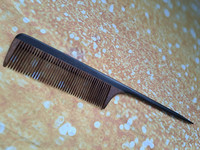 Puupiikkikampa / Wooden Rat tail comb