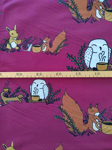 JOUSTOCOLLEGE PALA Metsäväen teehetki punajuuri 45 x 150cm