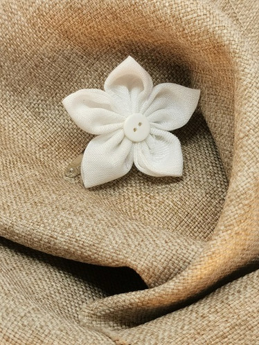 Pinni, valkoinen kukka