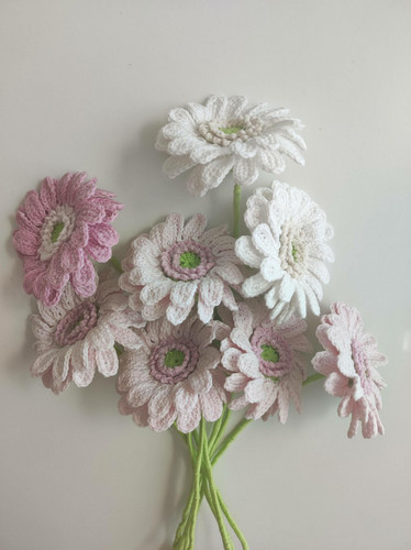 Virkattu Gerbera kestokukka