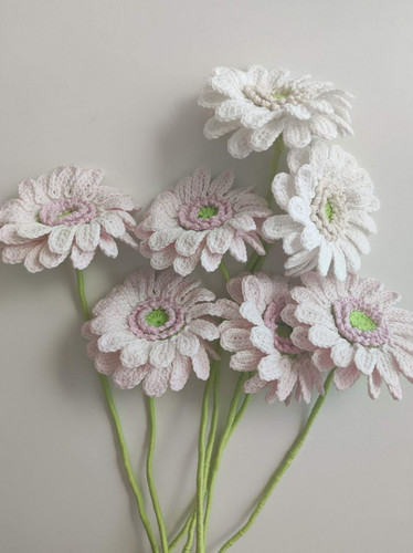 Virkattu Gerbera kestokukka