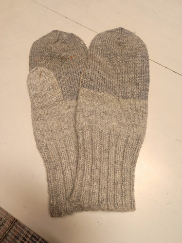 Lapaset, kahden sävyn harmaat