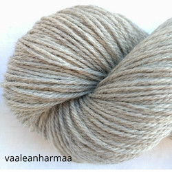 Pentti worsted yarn, different colors
